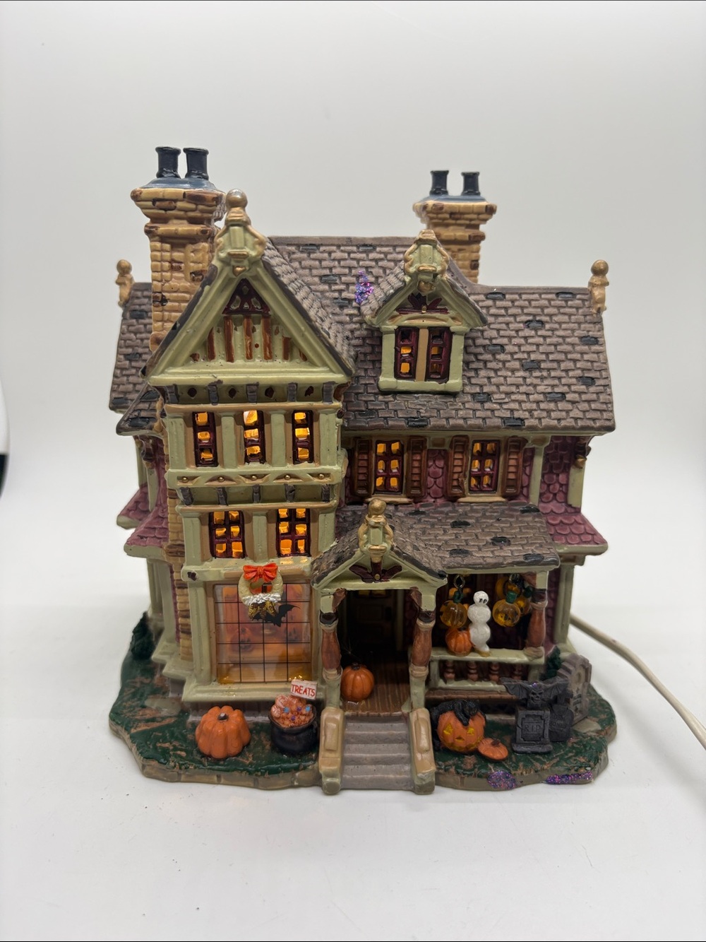 Lemax Trick Or Treat Haven Lemax Retired Halloween House 04